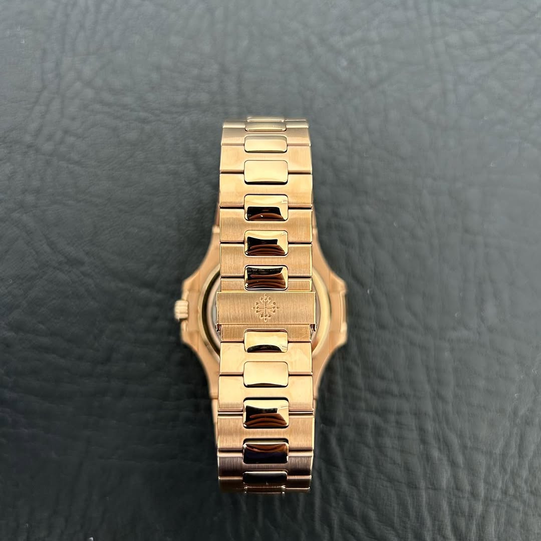 PATEK PHILIPPE NAUTILUS BROWN DIAL ROSE GOLD SELF-WINDING 40 MM