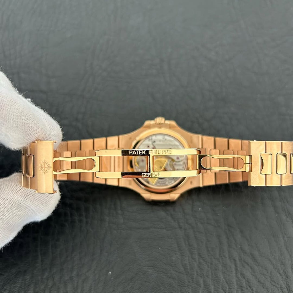 PATEK PHILIPPE NAUTILUS BROWN DIAL ROSE GOLD SELF-WINDING 40 MM